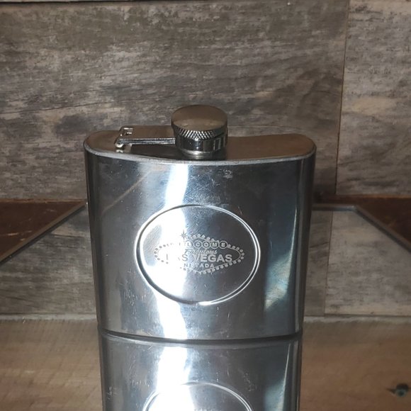 Welcome to Las Vegas Flask - 5 oz Stainless Steel Flask.   Vintage Vegas. - Picture 7 of 7